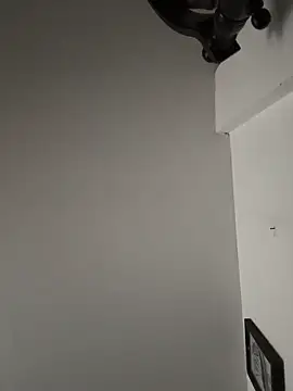 siri_duque (F mature) - inserting fingers into the vagina