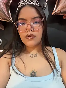 Webcam Model (GabrielleMarsh1)  is live.Free join now!