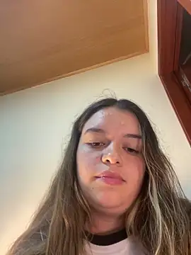 Webcam Model (Aphrill)  is live.Free join now!