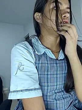 Webcam Model (sophia_ramirez12)  is live.Free join now!