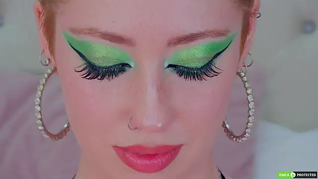 TinaBrook from StripChat is inFreechat