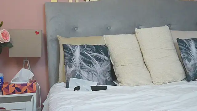 laylaadiamond - LaylaaDiamond's free webcam - UK Sex Cams