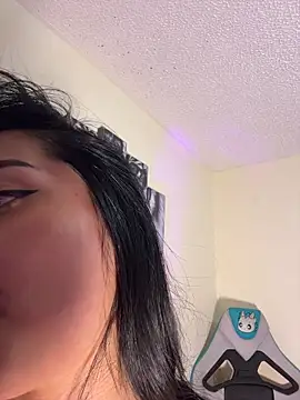 Webcam Model (Melii_1)  is live.Free join now!