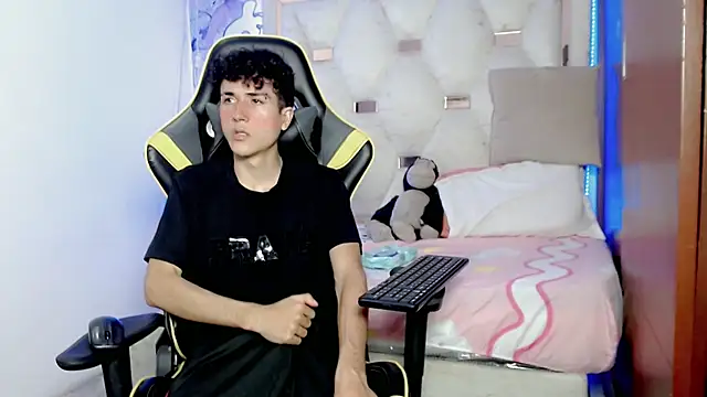 johnny_cagee - Johnny_cagee's free webcam - UK Sex Cams