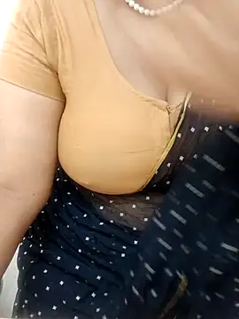 tamil_aishu09 (F milf) - Pussy show