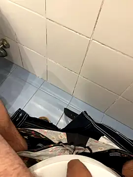 marc8876 (Ask my age) - Sborrata