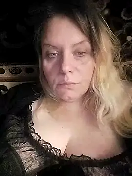 Lana-murr from StripChat is inFreechat