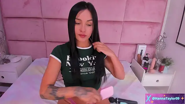 hannataylor - HannaTaylor's free webcam - UK Sex Cams