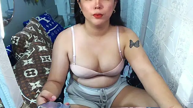 Ari_YourDreamGirlxxx