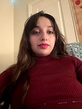 Webcam Model (CharmingMaddie)  is live.Free join now!