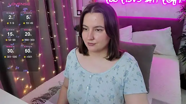 feralpeach - FeralPeach's free webcam - UK Sex Cams