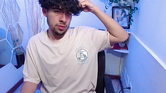 liil_boy - Liil_boy's free webcam - UK Sex Cams