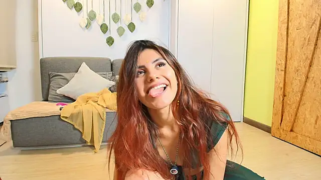 irisrossee_ webcam stripchat model stream image