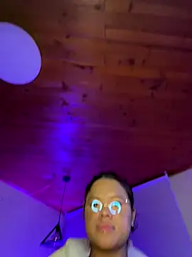 Webcam Model (Antonella_boobss)  is live.Free join now!