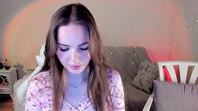 mishkame - MishkaMe's free webcam - UK Sex Cams