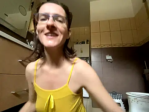 milky_mommy_getsfucked webcam stripchat model stream image