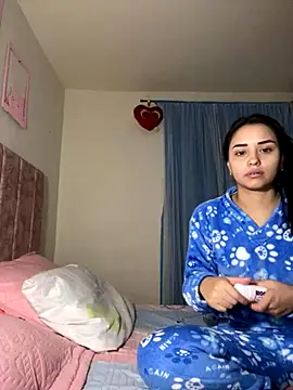 Webcam Model (Kimmymadison-)  is live.Free join now!