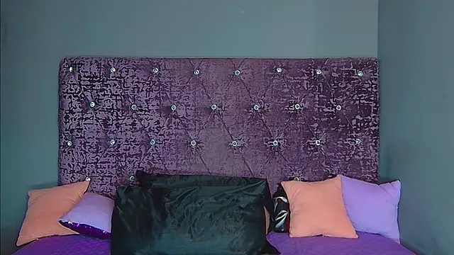 NoraBigAss from StripChat