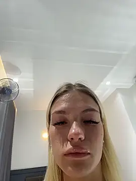 -sexy_barbie- - -Sexy_Barbie-'s free webcam