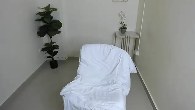 Mathilde_lina from StripChat