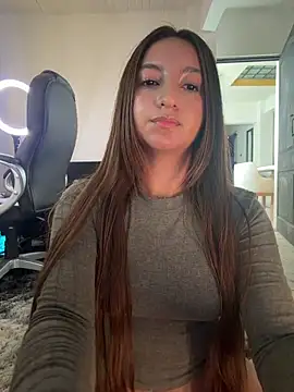 aly_golden_ Live Webcam on Stripchat