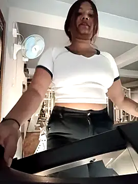 Webcam Model (Hot_Urvi)  is live.Free join now!