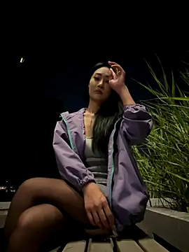 so-linger Live Webcam on Stripchat