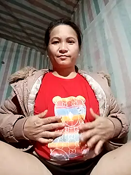 love-mama33 - Love-Mama33's free webcam - UK Sex Cams