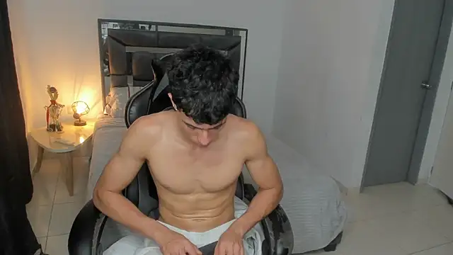 enzo_sloran (M twink) - cum on my pretty chest