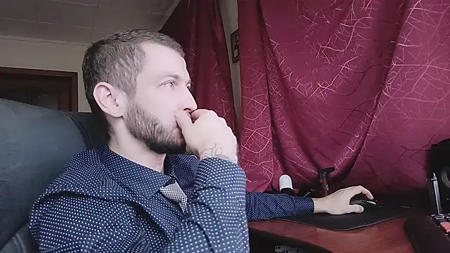 333alone_in_thedark777 (Ask my age) - a comfortable gaming chair