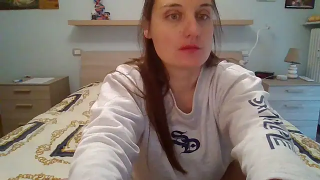 PrincessEileen89 live on StripChat 