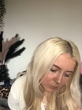 Blondie_Sofia_Essexbabe