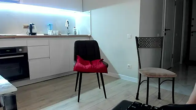 emma_flin (F teen) - tease in doggy style