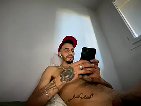 rebeu313 - Rebeu313's free webcam - UK Sex Cams