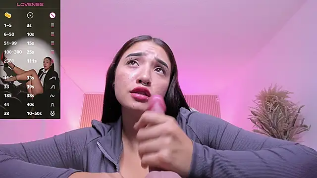 antonella_grayy - Antonella_Grayy's free webcam - UK Sex Cams