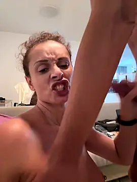 therealbeverlycious - Therealbeverlycious's free webcam - UK Sex Cams