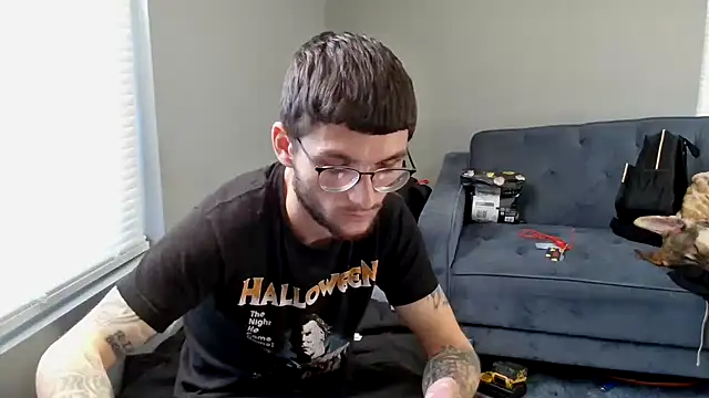 hungkubenski live cam screenshot male from United States on CamSexing – Live Sex Chat & Webcam Shows