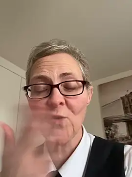 Curvy-Jinx Live Webcam on Stripchat