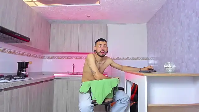 rolo_martinez - Rolo_martinez's free webcam - UK Sex Cams