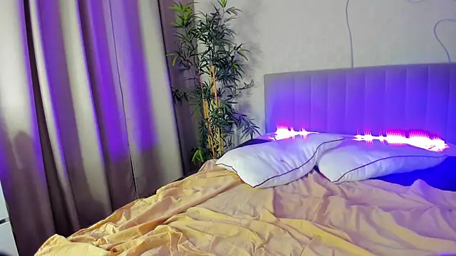 mersedes_rosso - Mersedes_Rosso's free webcam - UK Sex Cams