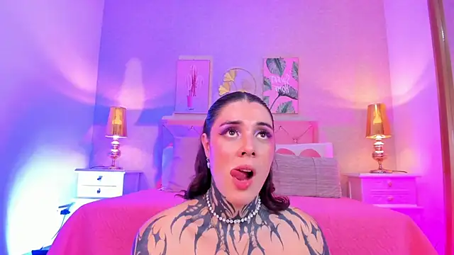 mystikdoll Live Webcam on {site_name}