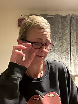 Curvy-Jinx Live Webcam on Stripchat