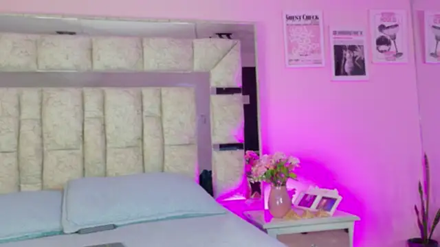 sara_greey (F young) - Rub pussy wet with fingers💸