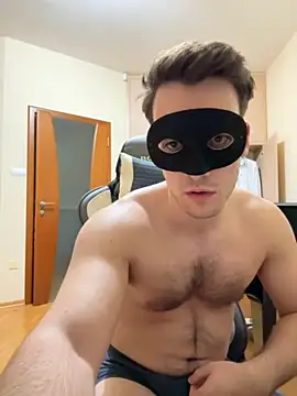 Raveman Live Webcam on Stripchat