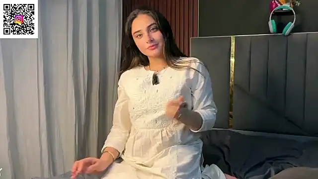 demieliss Live Webcam on Stripchat