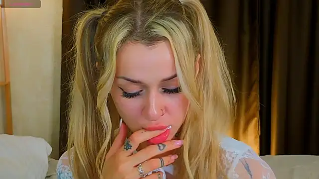 _rosetyler_ - _RoseTyler_'s free webcam