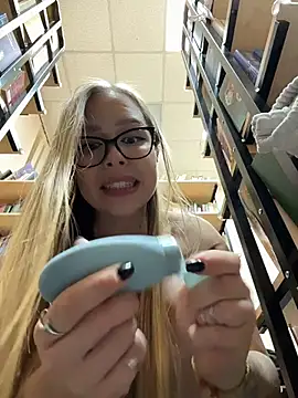 Liza_risky Live Webcam on {site_name}