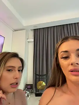 IsabellaEtthan Live Webcam on Stripchat