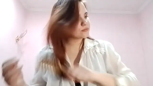 Emimiror live show on StripChat 