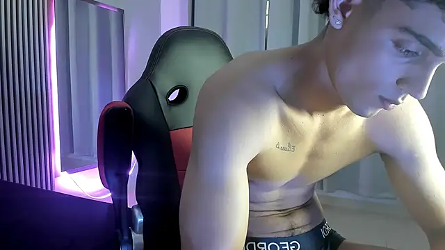 nathan_shimmer - Nathan_shimmer's free webcam - UK Sex Cams